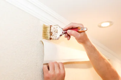 Pose de papier peint à Écly — revêtements muraux et toiles de verre